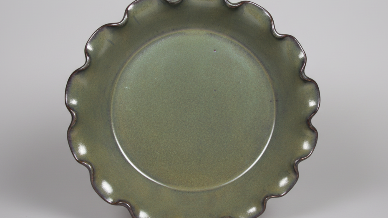 Ceramic pie plate handmade pottery baking dish shallow pan fluted edges for fruit pies